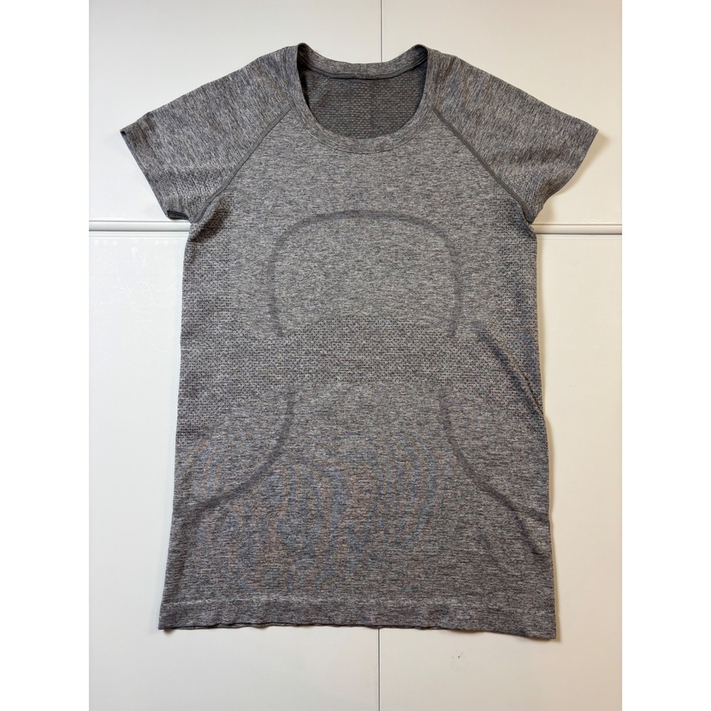 Lululemon Swiftly Tech Short Sleeve Women 8 Gray Seamless Running Workout Shirt